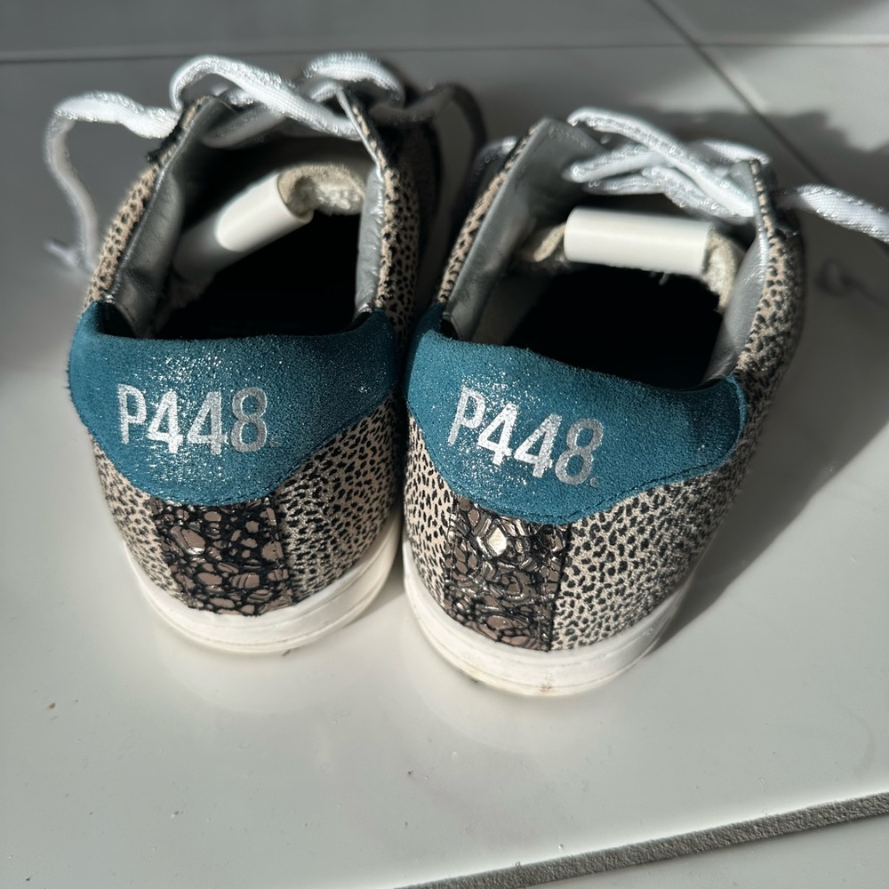 P448 size 37 like new!